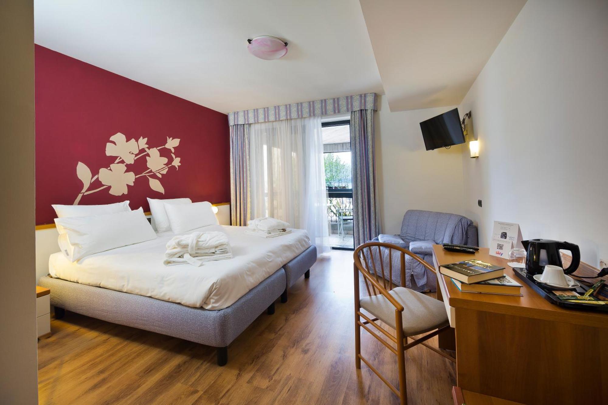 Alevic Hotel Sirmione Bagian luar foto